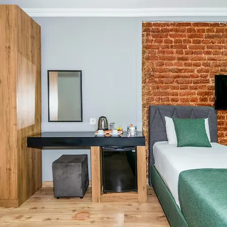 La Pera Hotel 3*